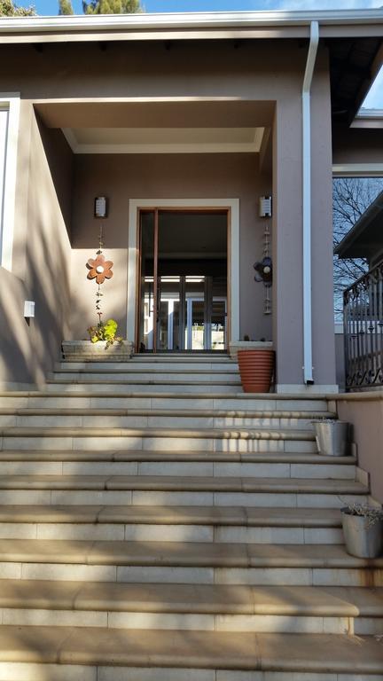 6 On Acacia Bed & Breakfast Johannesburg Dış mekan fotoğraf