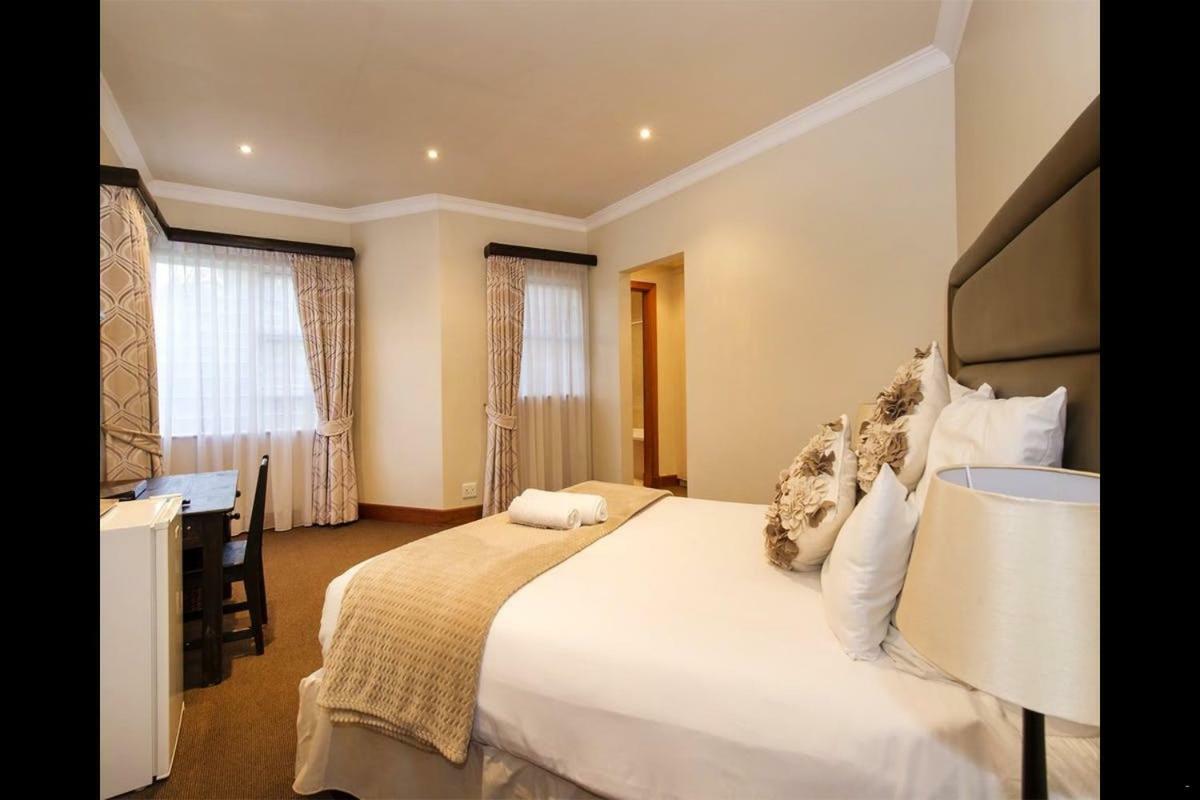6 On Acacia Bed & Breakfast Johannesburg Dış mekan fotoğraf