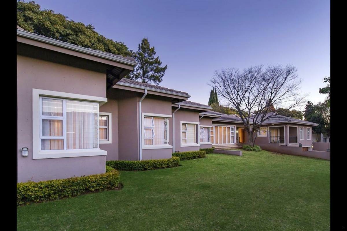 6 On Acacia Bed & Breakfast Johannesburg Dış mekan fotoğraf
